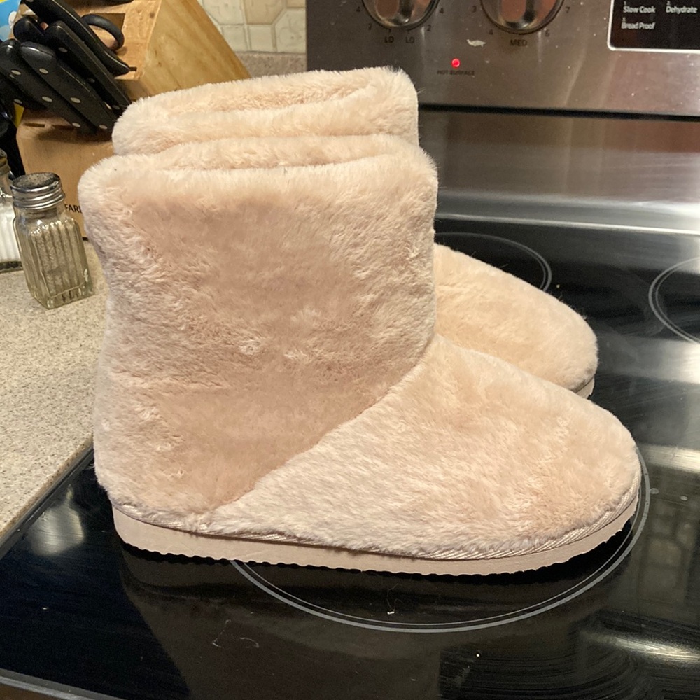 Super cute tan fuzzy booties